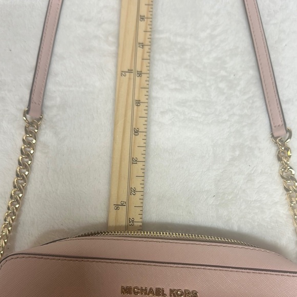 Michael Kors Pink Crossbody Bag with Structured Design - Picture 16 of 16